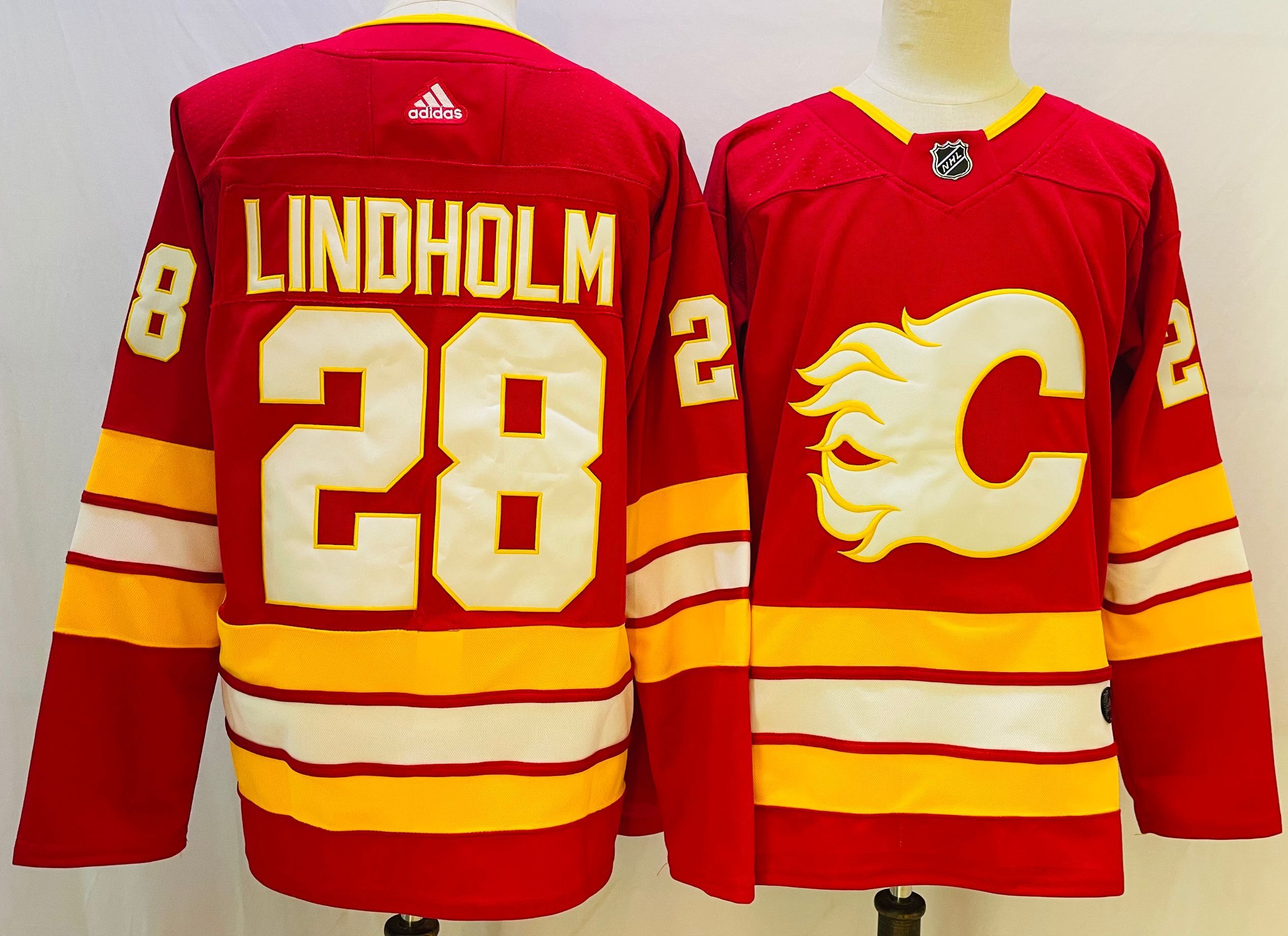 Men Calgary Flames #28 Lindholm Red Throwback 2022 Adidas NHL Jersey->ottawa senators->NHL Jersey